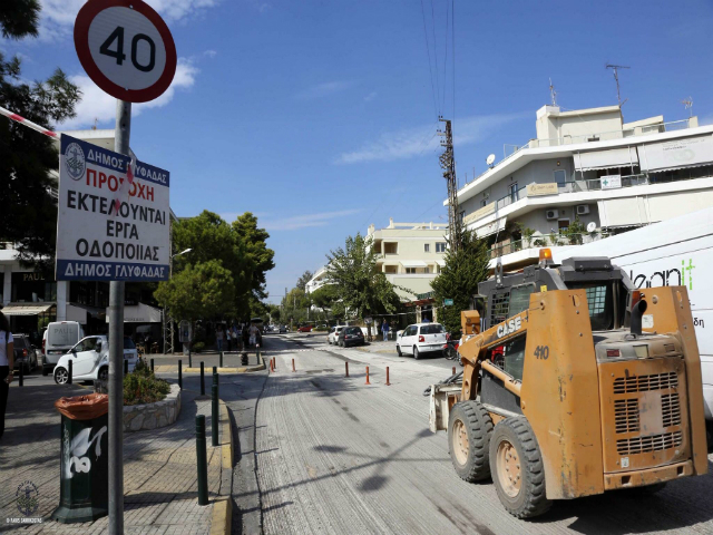 Συνεχίζονται τα έργα στον Δήμο Γλυφάδας