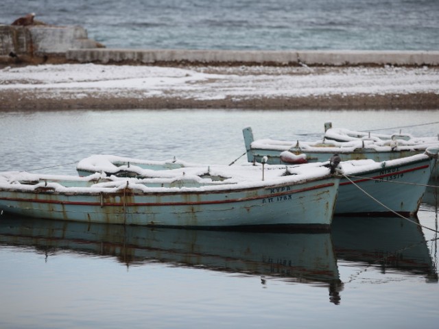 Τα καΐκια στις Μαρίνες ντύθηκαν στα λευκά