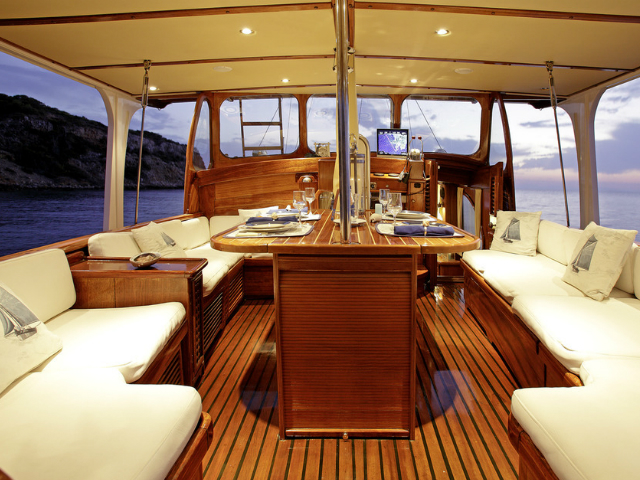 Τα πολυτελή γιοτ των Νοτίων που μπορείς να νοικιάσεις ως πλωτά σπίτια