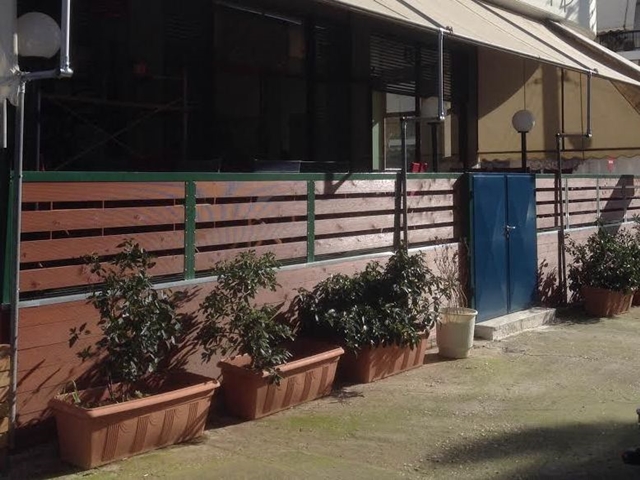 Τα “σκαλάκια”, η νέα ρακομελοκατάσταση στον Άλιμο