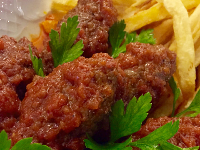 Tα σμυρνέικα σουτζουκάκια του Bahaar