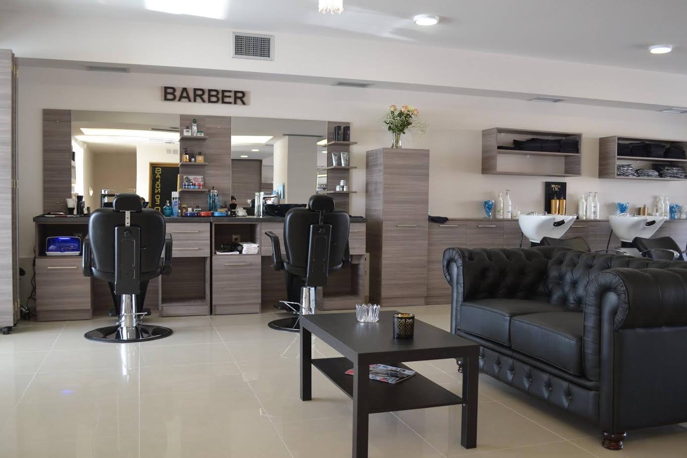 Εγκαίνια για το κομμωτήριο Nicol στο Λαγονήσι