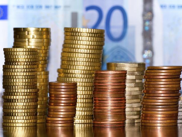 Την Παρασκευή ξεκινά η προμήθεια με κάθε πληρωμή φόρου στις τράπεζες