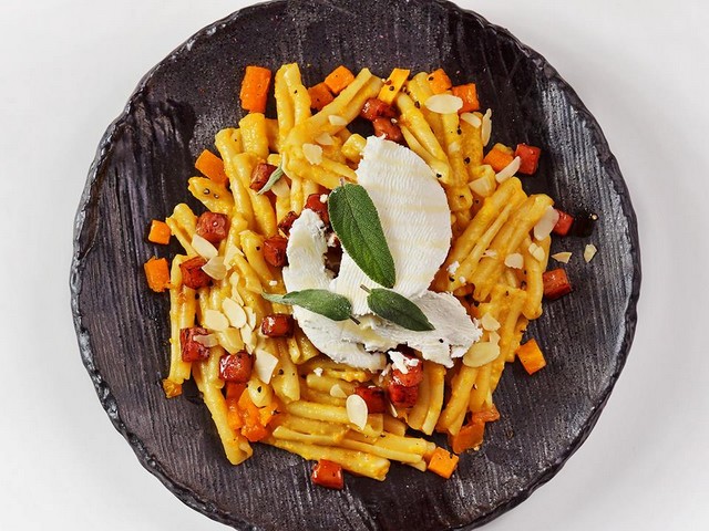 Ο Γιάννης Σολάκης με το Tsquare θα μας πείσει να αρχίσουμε και Γκολφ