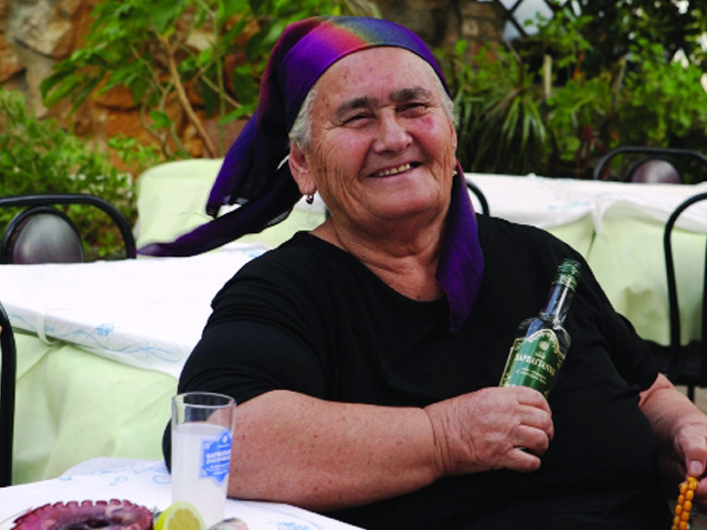 Tίτλοι τέλους για τη θρυλική ‘Γιαγιά Ελισάβετ’ στην Καλλιθέα