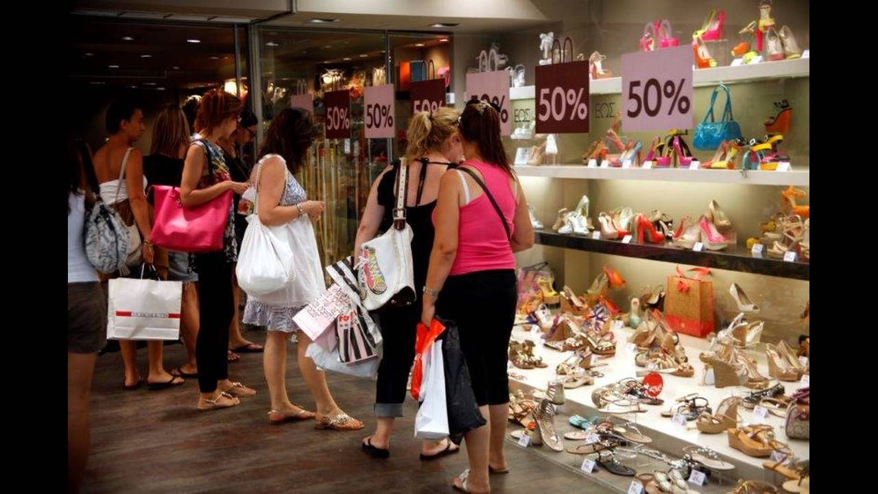 Ξεκίνησαν οι θερινές εκπτώσεις