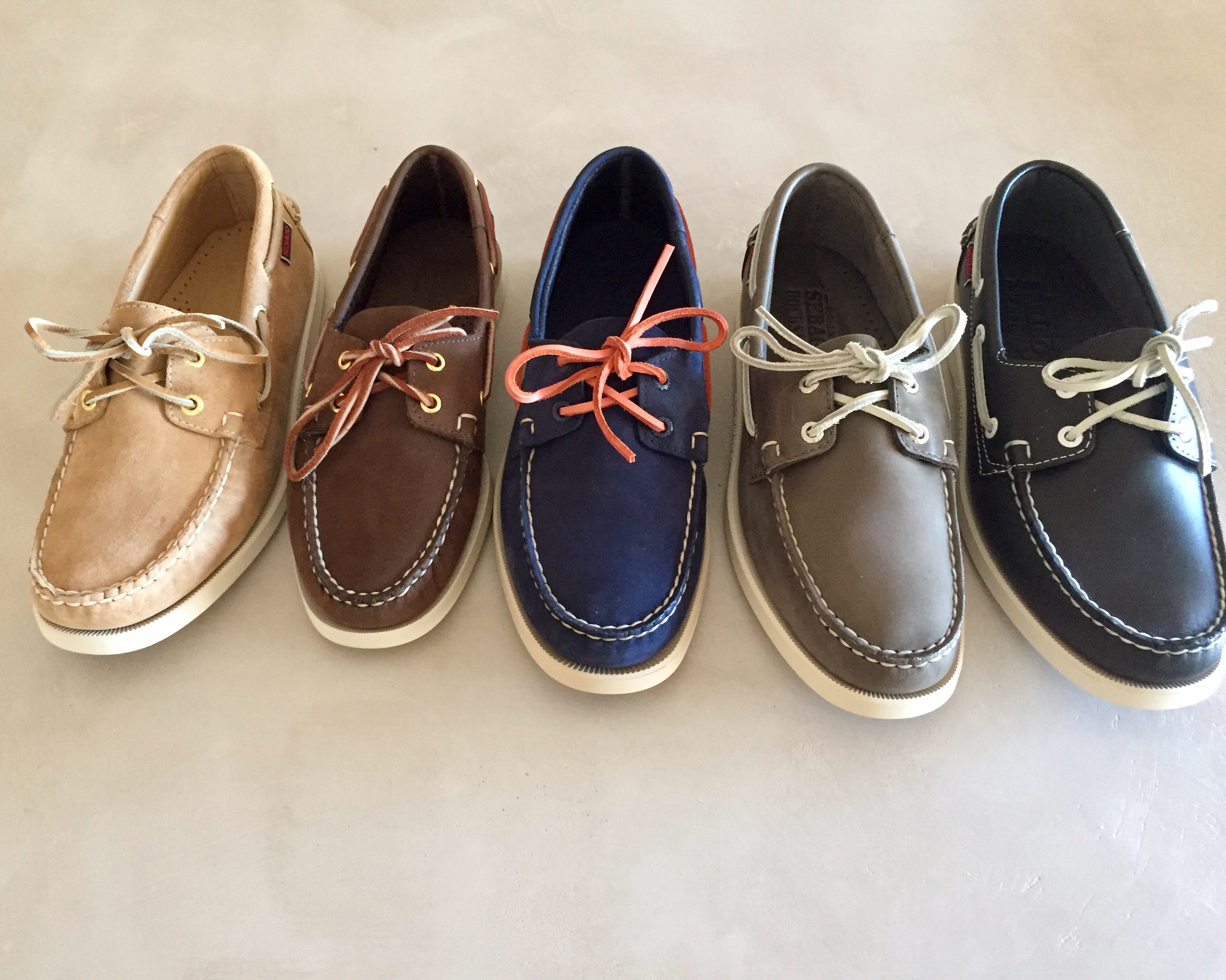 Οι καλοκαιρινές σας διακοπές ξεκινούν με μία στάση στο κατάστημα υποδημάτων Ξυγκόρος