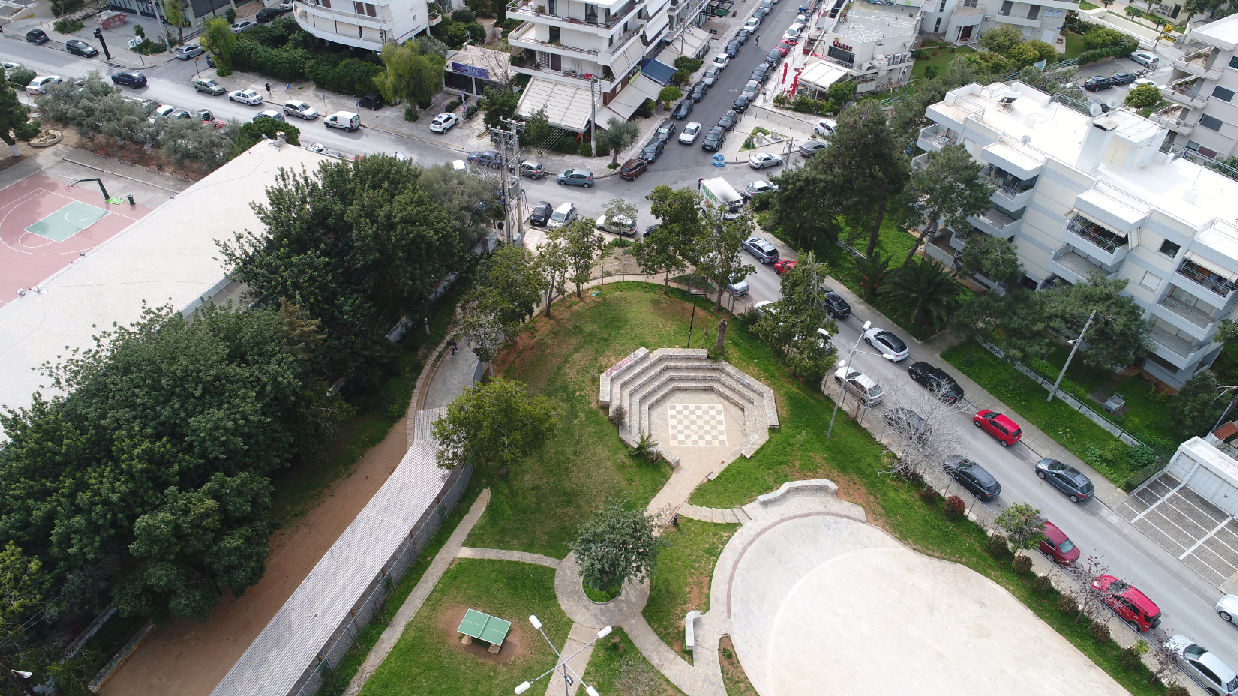 Πλατεία Χαρίτων στη Γλυφάδα: Ένα πραγματικά πράσινο πάρκο