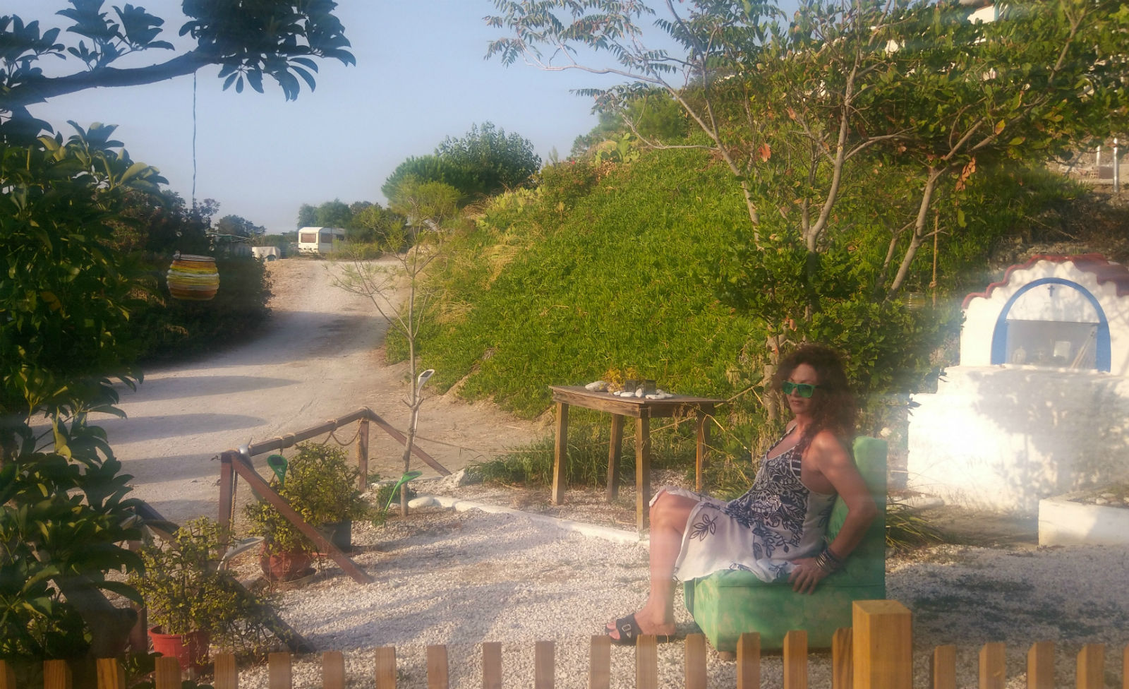 Σοφία Αρβανίτη: Η ζωή της σε τροχόσπιτο στην Ανάβυσσο