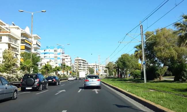 Λεωφορειακή γραμμή express από τον Άλιμο στο Νέο Φάληρο ζητά ο Σπανάκης