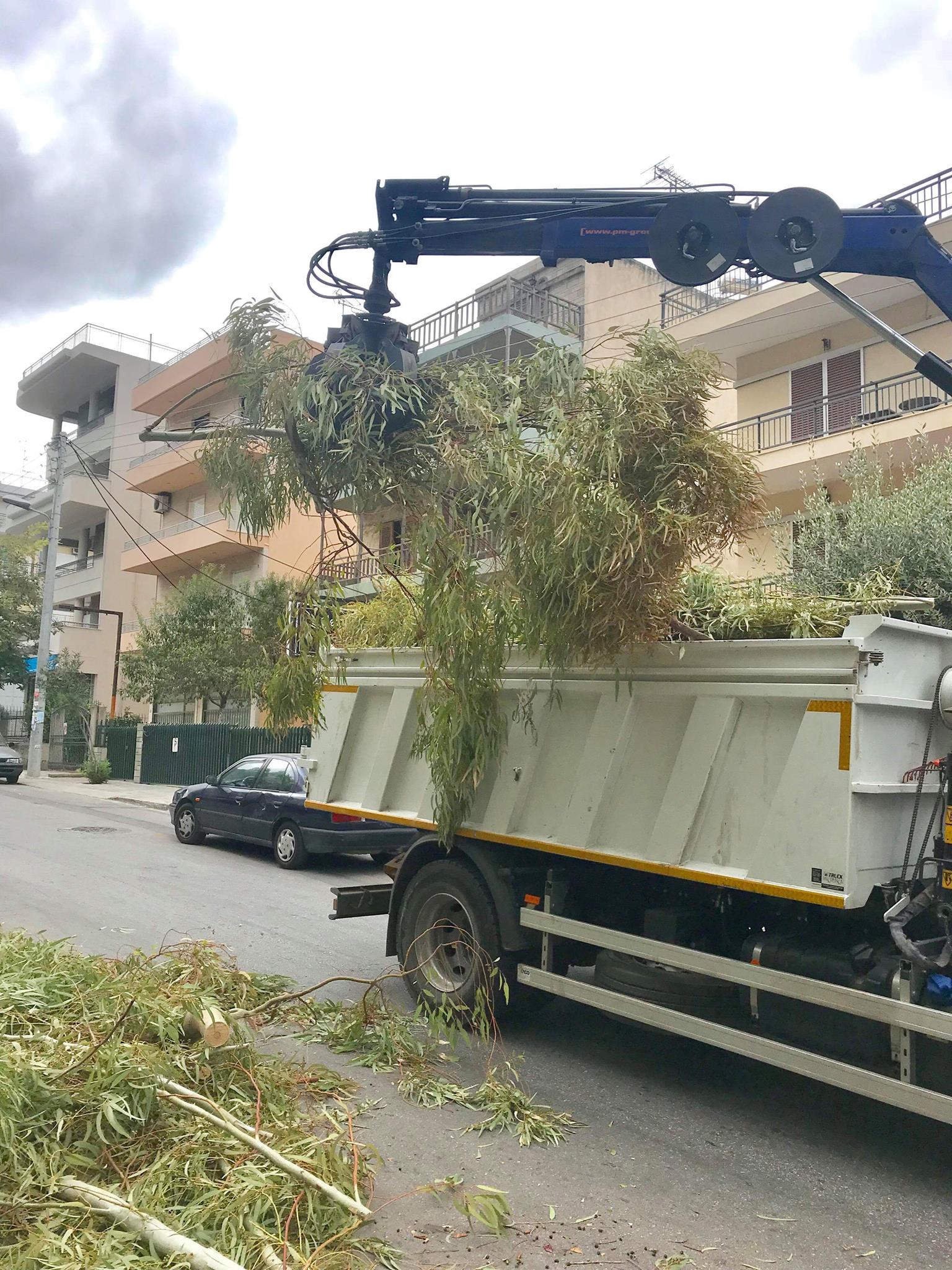 Σε επιφυλακή τα συνεργεία του δήμου Γλυφάδας λόγω των έντονων καιρικών συνθηκών