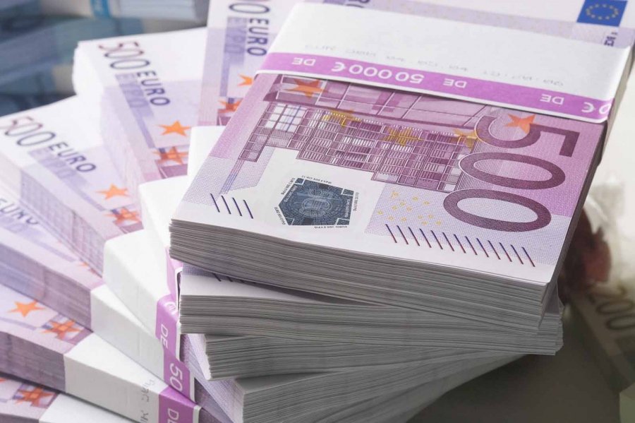 Άρπαξε 200.000 ευρώ από γυναίκα στο Παλαιό Φάληρο παριστάνοντας το διευθυντή Τραπέζης