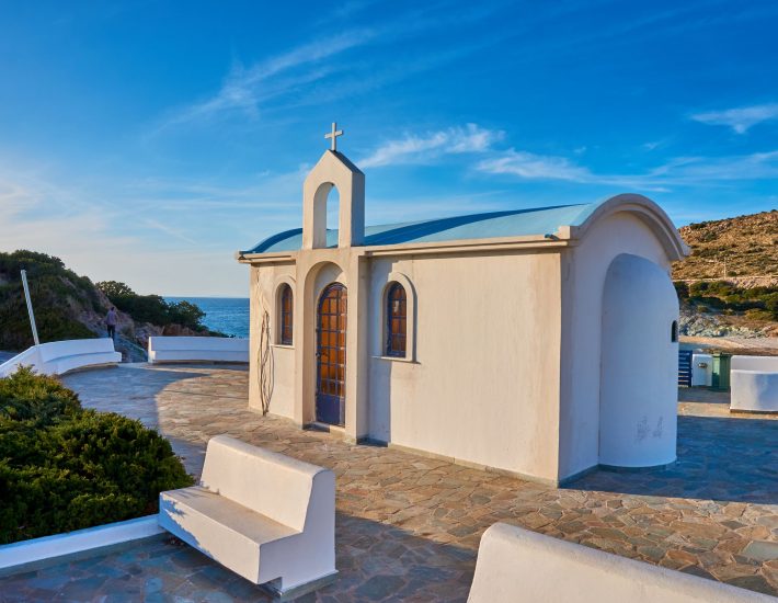 Η Παναγία Καταφυγιώτισσα είναι ένα έργο τέχνης στην ακροθαλασσιά