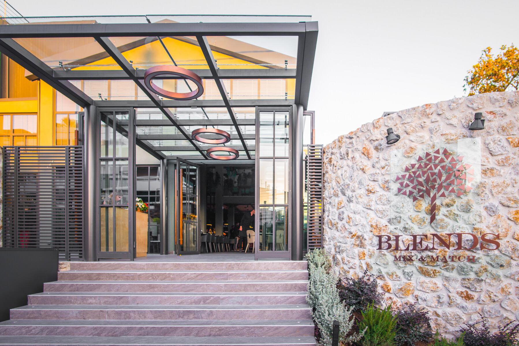 Το Blends γιορτάζει τα πρώτα του γενέθλια