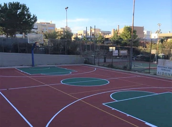 Ο δήμος Γλυφάδας ανακαίνισε δύο ακόμη γήπεδα μπάσκετ