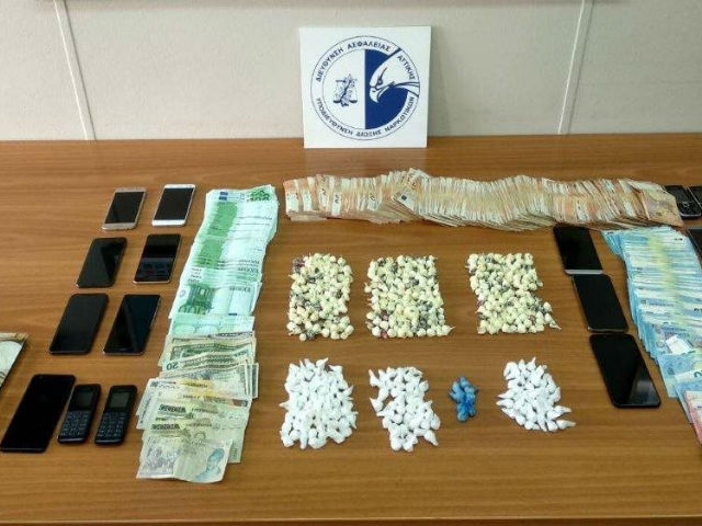 Εξαρθρώθηκε σπείρα σε Παλαιό Φάληρο, Άλιμο, Νέα Σμύρνη και Μοσχάτο