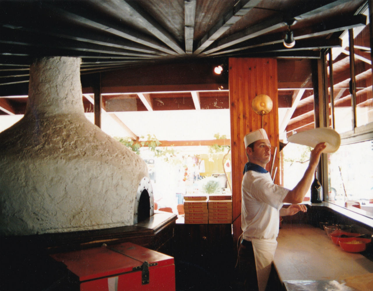 La Bussola, ένα ιστορικό ιταλικό εστιατορίο των νοτίων