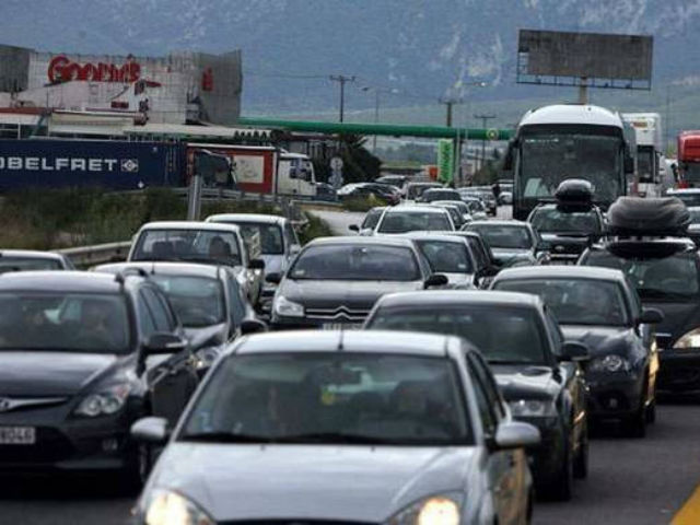 Συμφόρηση στη λεωφόρο Βάρης- Κορωπίου