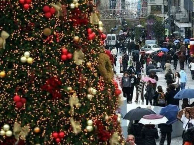 Ξεκίνησε το εορταστικό ωράριο στα μαγαζιά