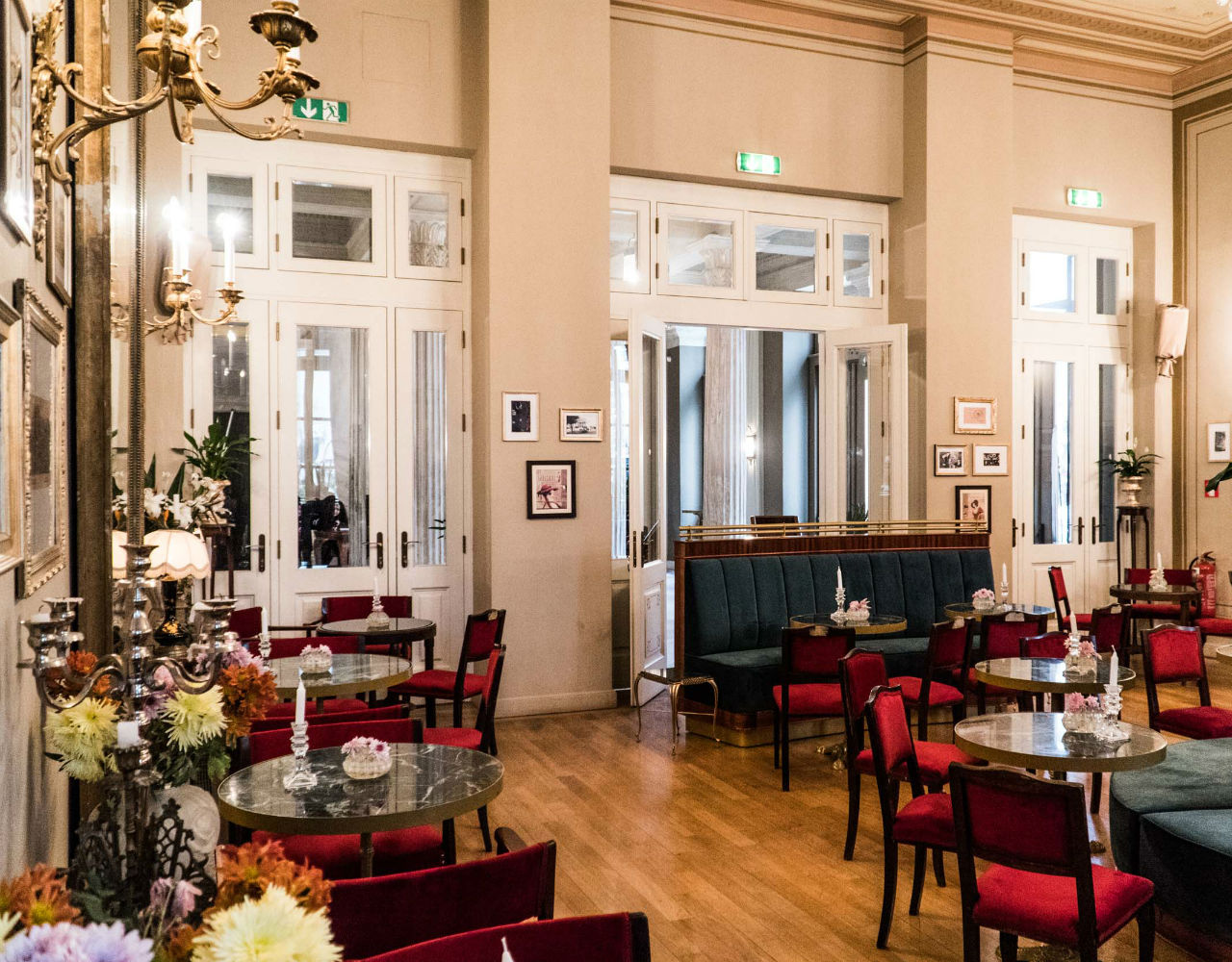 Στο Δημοτικό θέατρο του Πειραιά ανοίγει το Foyer Cafe Bistrot