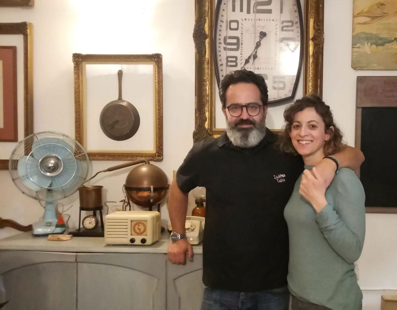 Ο Στάθης και η Γιώτα είναι μια οικογενειακή ταβέρνα στο Παλαιό Φάληρο