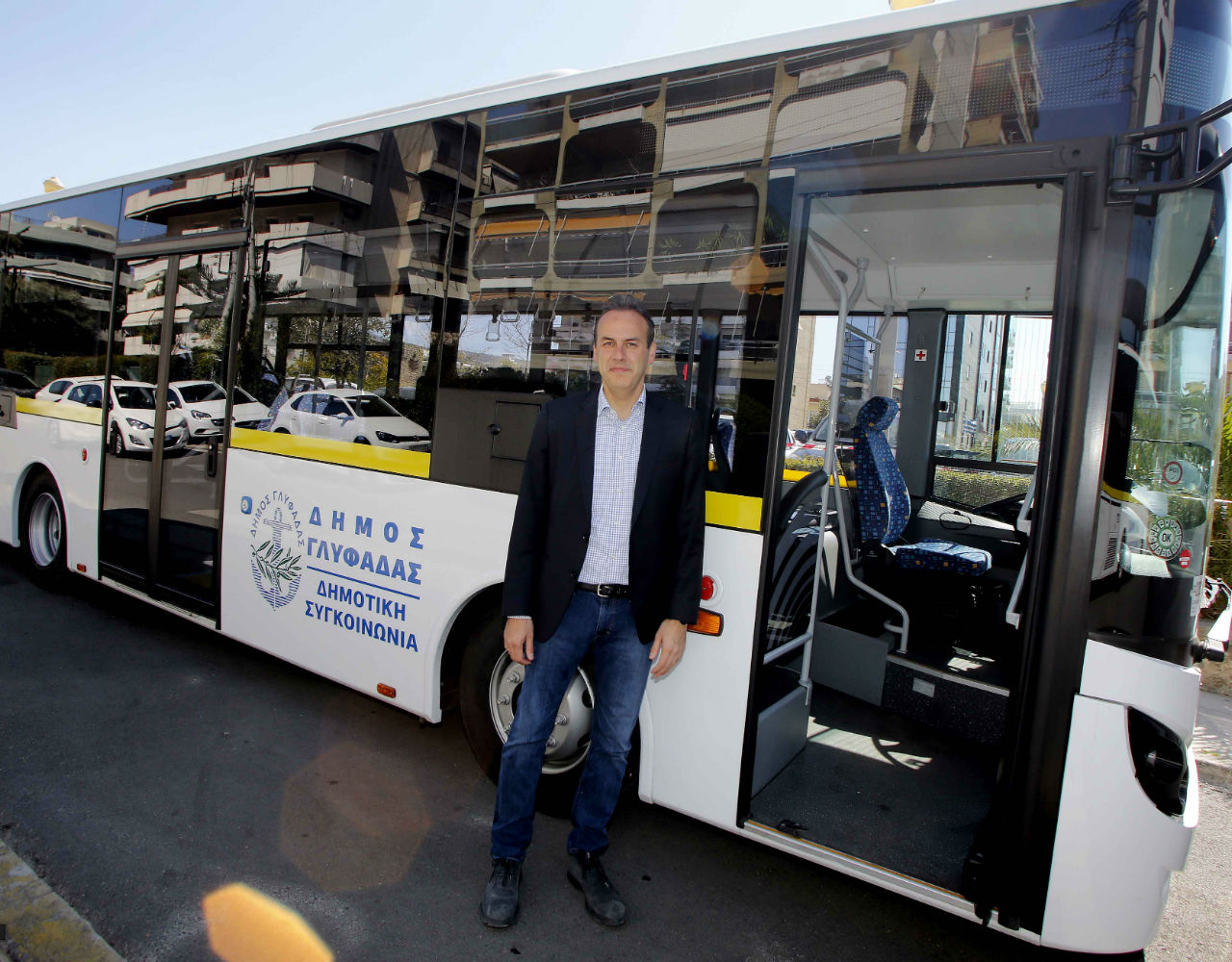 Τέσσερα νέα λεωφορεία στη δημοτική συγκοινωνία Γλυφάδας