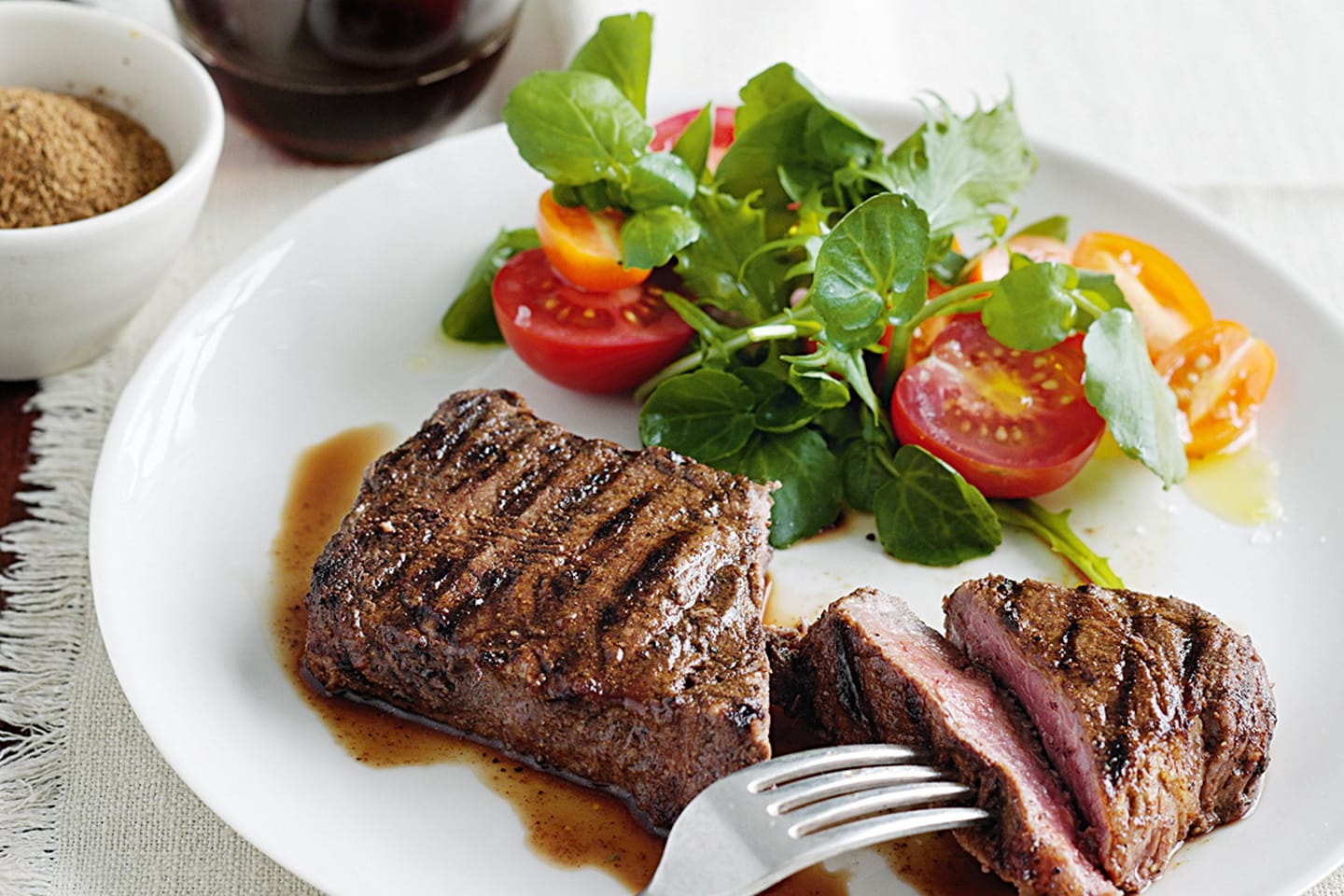 Bar Pastrourma, το μεζέ- παντοπωλείο που ξέρει από καλά μεζεδάκια