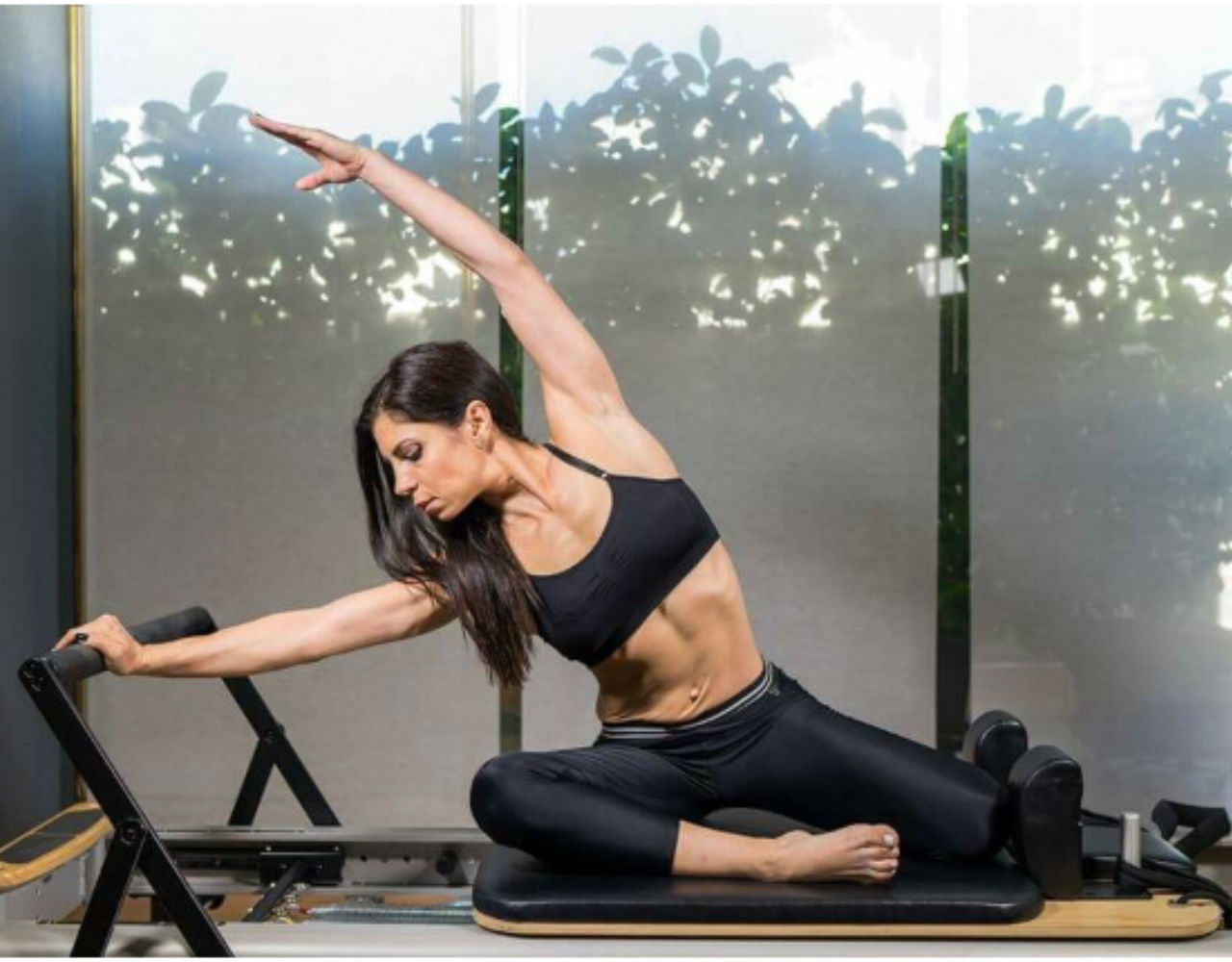 Η νότια pilates instructor που φτιάχνει γλουτούς από ατσάλι