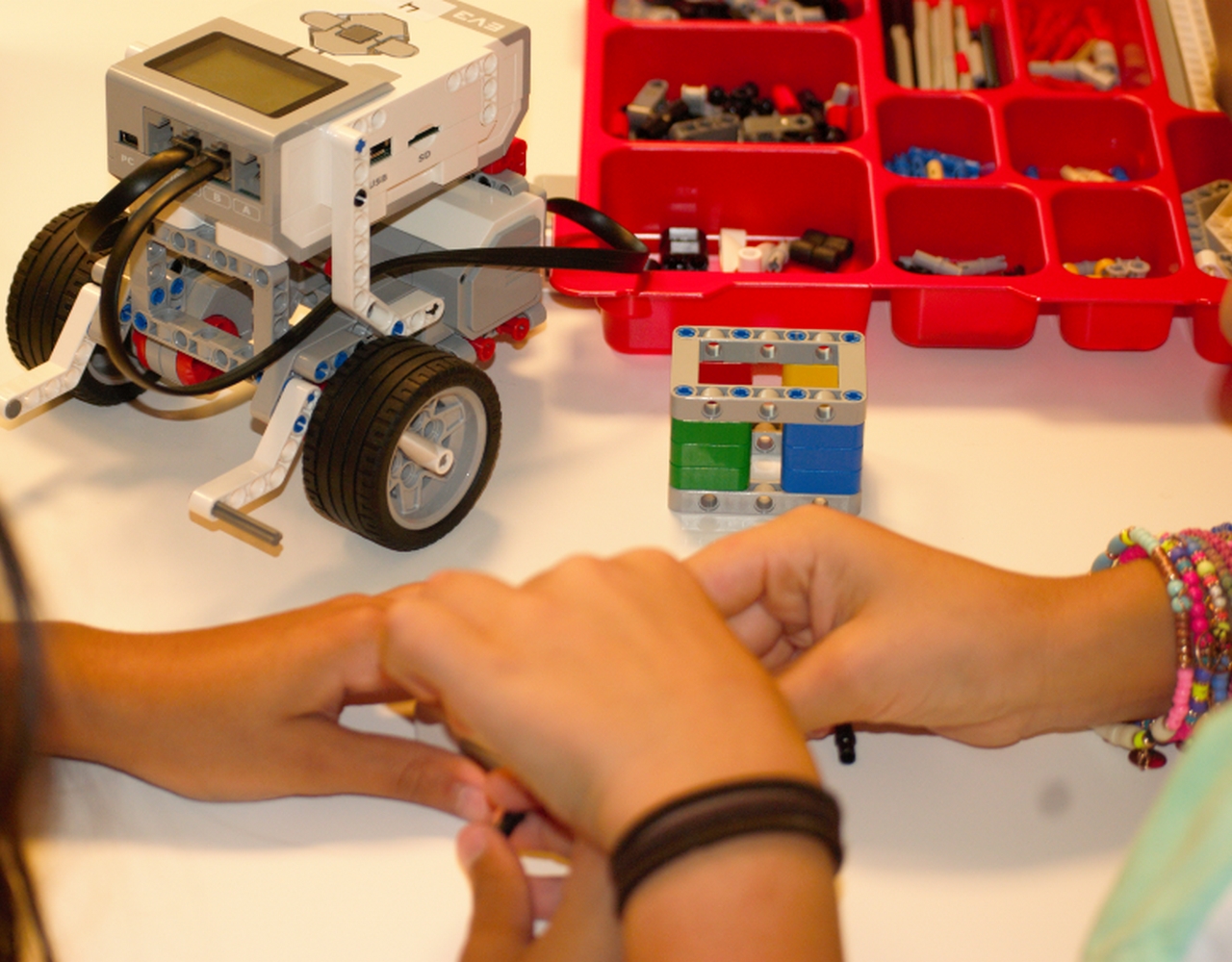 Στα Robotakia τα παιδιά θα εξερευνήσουν το συναρπαστικό κόσμο της ρομποτικής