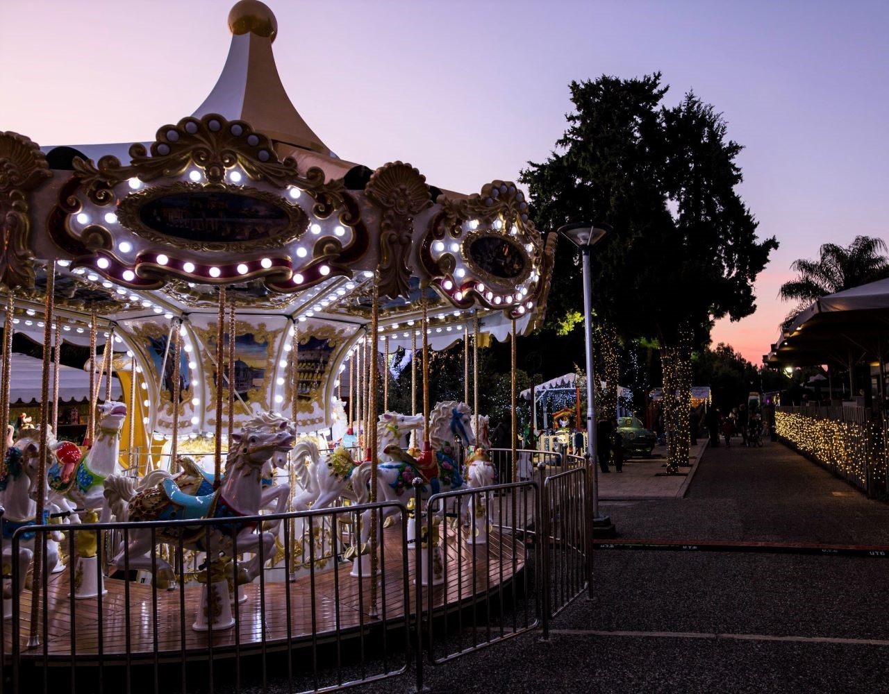Το Πάρκο του Άη Βασίλη στο Φλοίσβο είναι ο απόλυτος προορισμός για μικρούς και μεγάλους