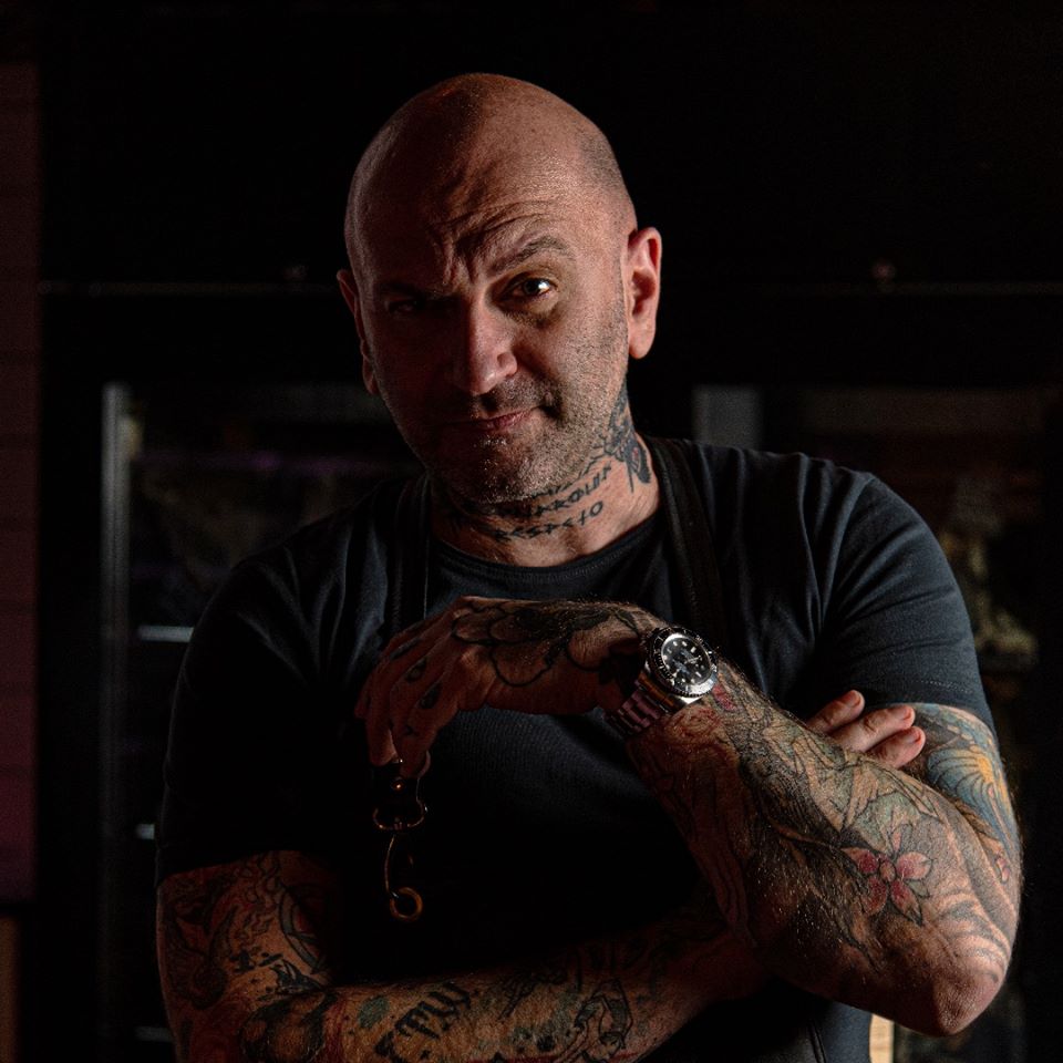 Ο Δημήτρης Κατριβέσης αναλαμβάνει την κουζίνα των Drakoulis Dry & Raw