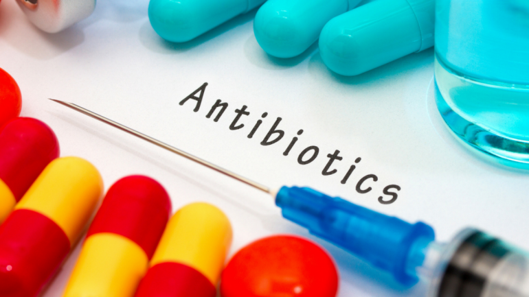 Μύθοι και αλήθειες για τα αντιβιοτικά και τα εμβόλια