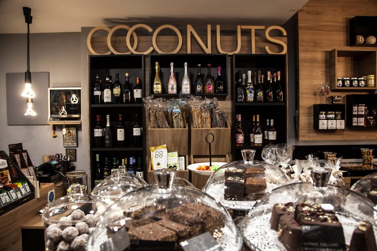 Τα μαγαζιά της Βούλας που αξίζει να ανακαλύψεις ΝΟΤΙΑ ΠΡΟΑΣΤΙΑ www