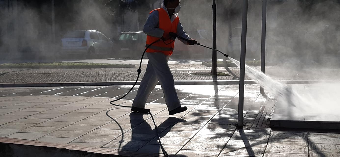Άλιμος: Απολύμανση σε δρόμους, πεζοδρόμια και κοινόχρηστους χώρους λόγω κορονοϊού