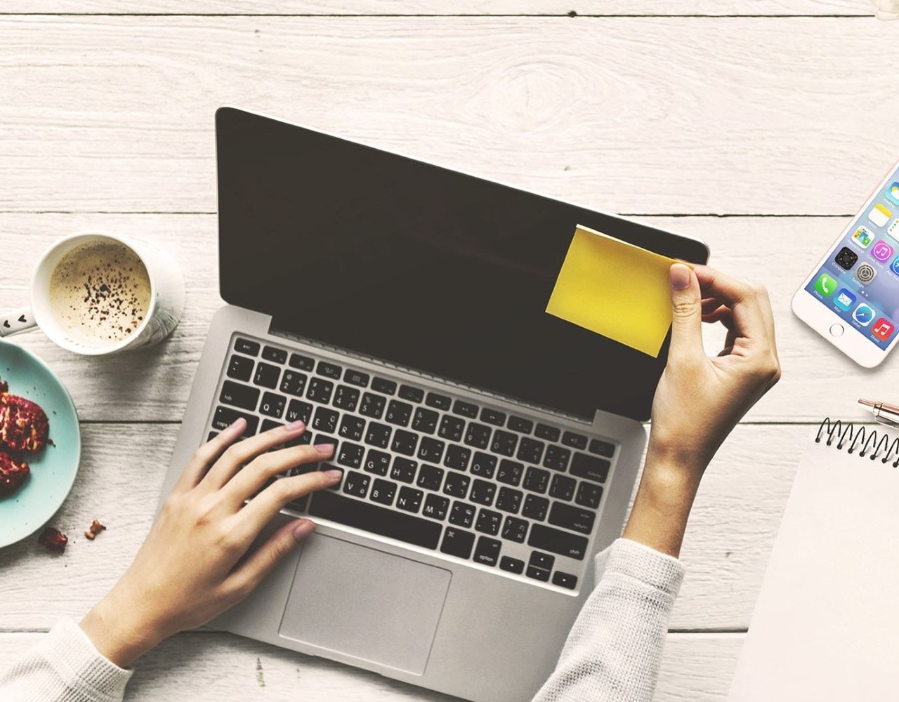 Οι 6 συμβουλές που πρέπει να ακολουθείς αν δουλεύεις από το σπίτι