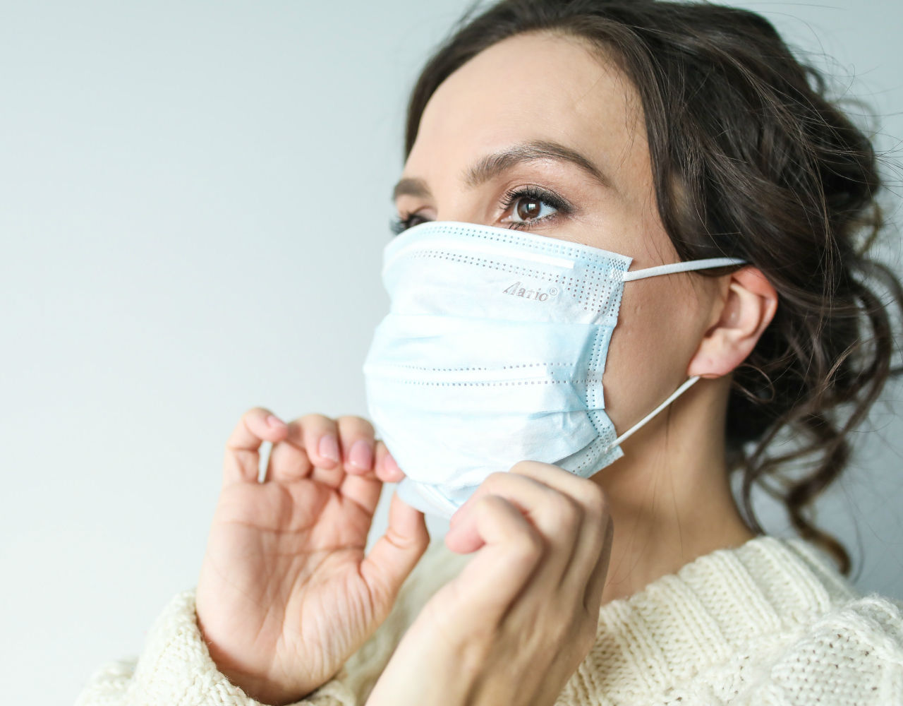 Υπουργείο Υγείας: Νέες οδηγίες για τη μάσκα- Τα κενά και η διπλή χρήση