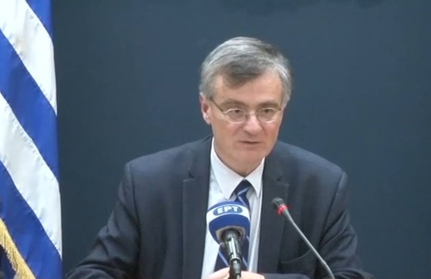 Σωτήρης Τσιόδρας: «Το πλύσιμο των χεριών δεν αρκεί, καθαρίστε τα κινητά σας τηλέφωνα»