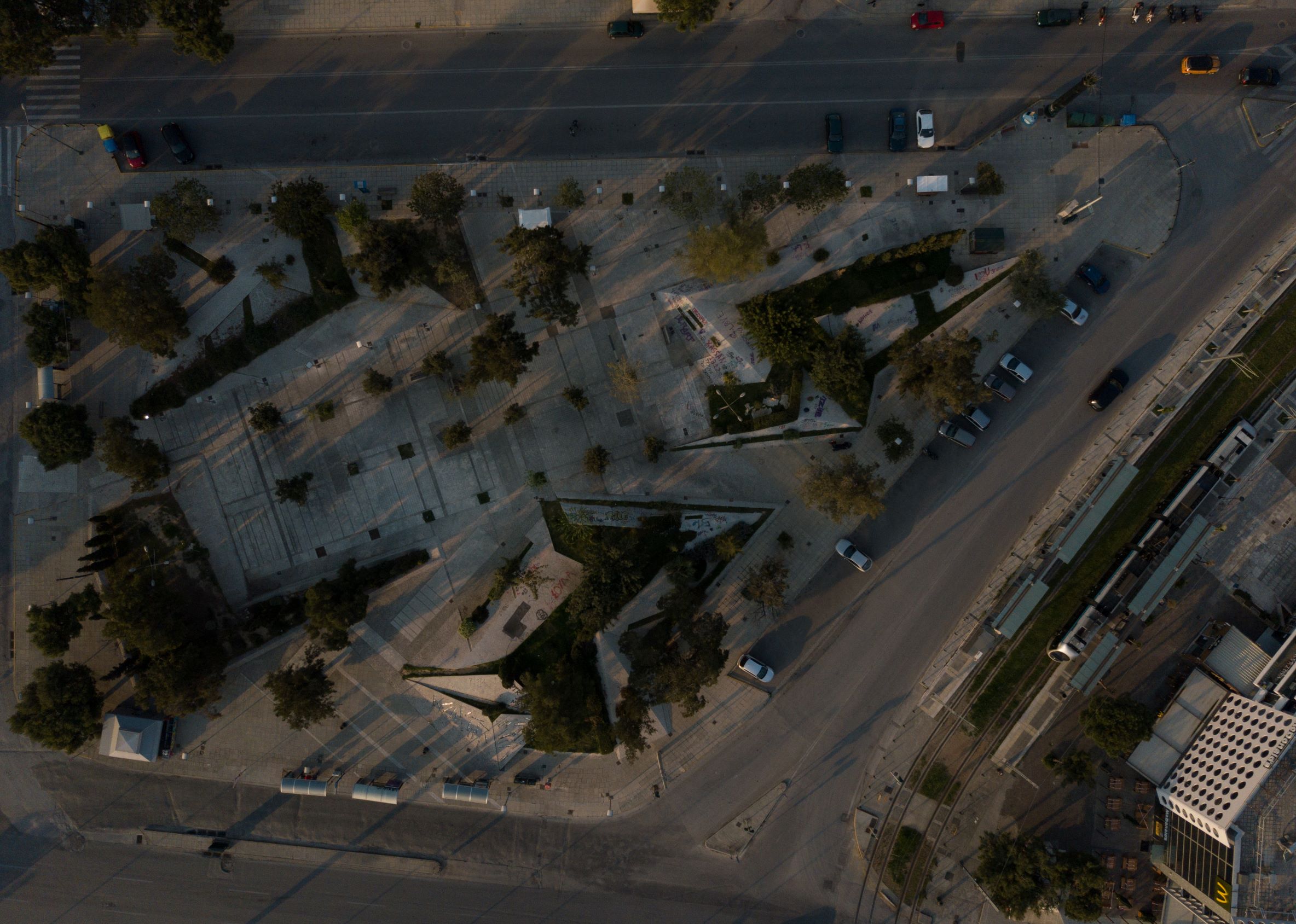 Lockdown: Το σύστημα “ακορντεόν” και τι ισχύει τελικά για την κυκλοφορία τις νύχτες