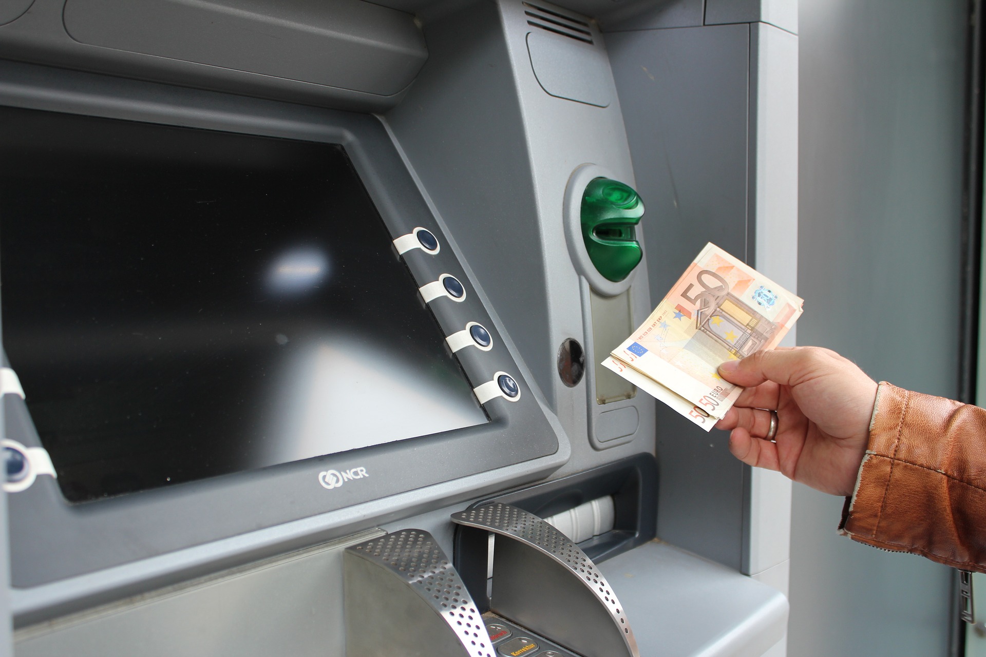 Πότε θα καταβληθεί το επίδομα των 800 ευρώ