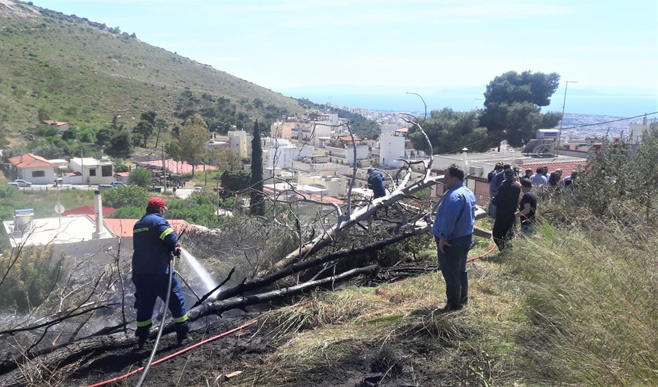 Πρόλαβαν φωτιά στον Υμηττό