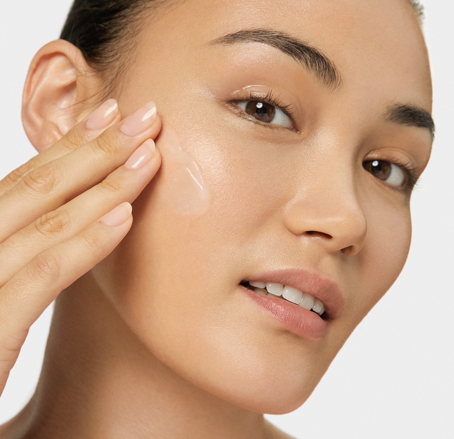 72 ώρες συνεχούς ενυδάτωσης με αίσθηση άνεσης και ανάλαφρη υφή από την Clinique Moisture Surge