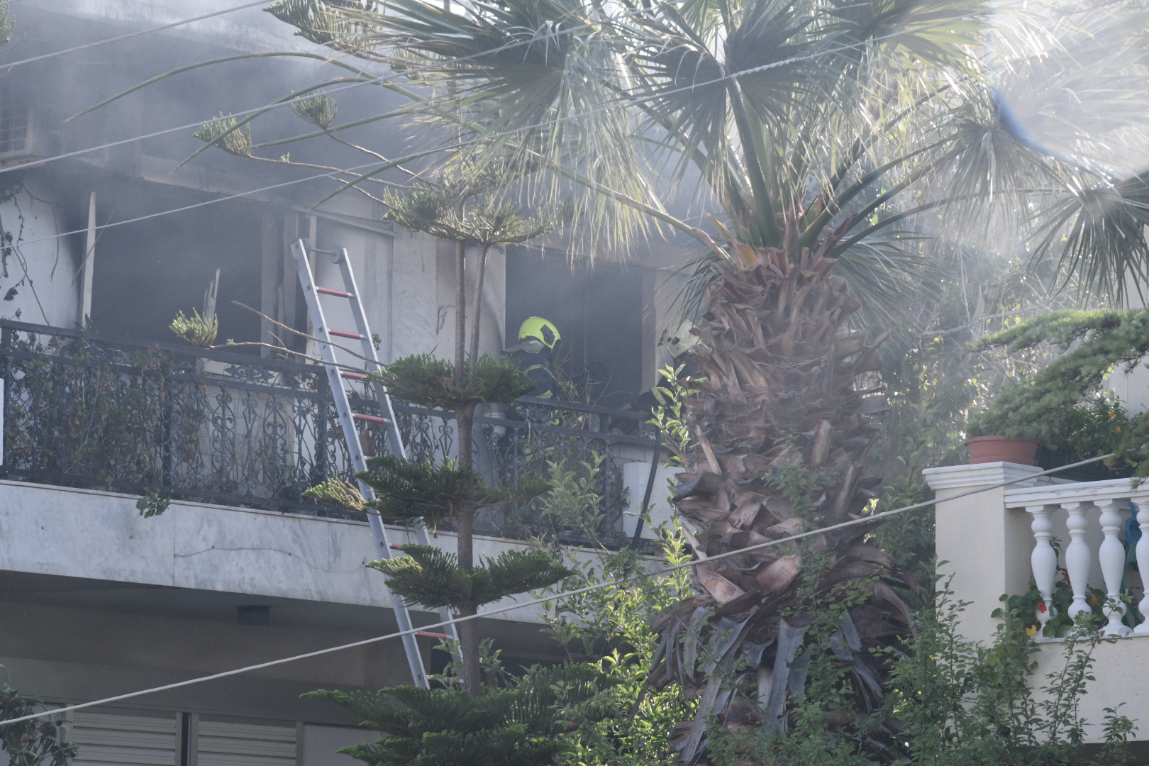 Μία νεκρή από πυρκαγιά σε διαμέρισμα στη Βούλα