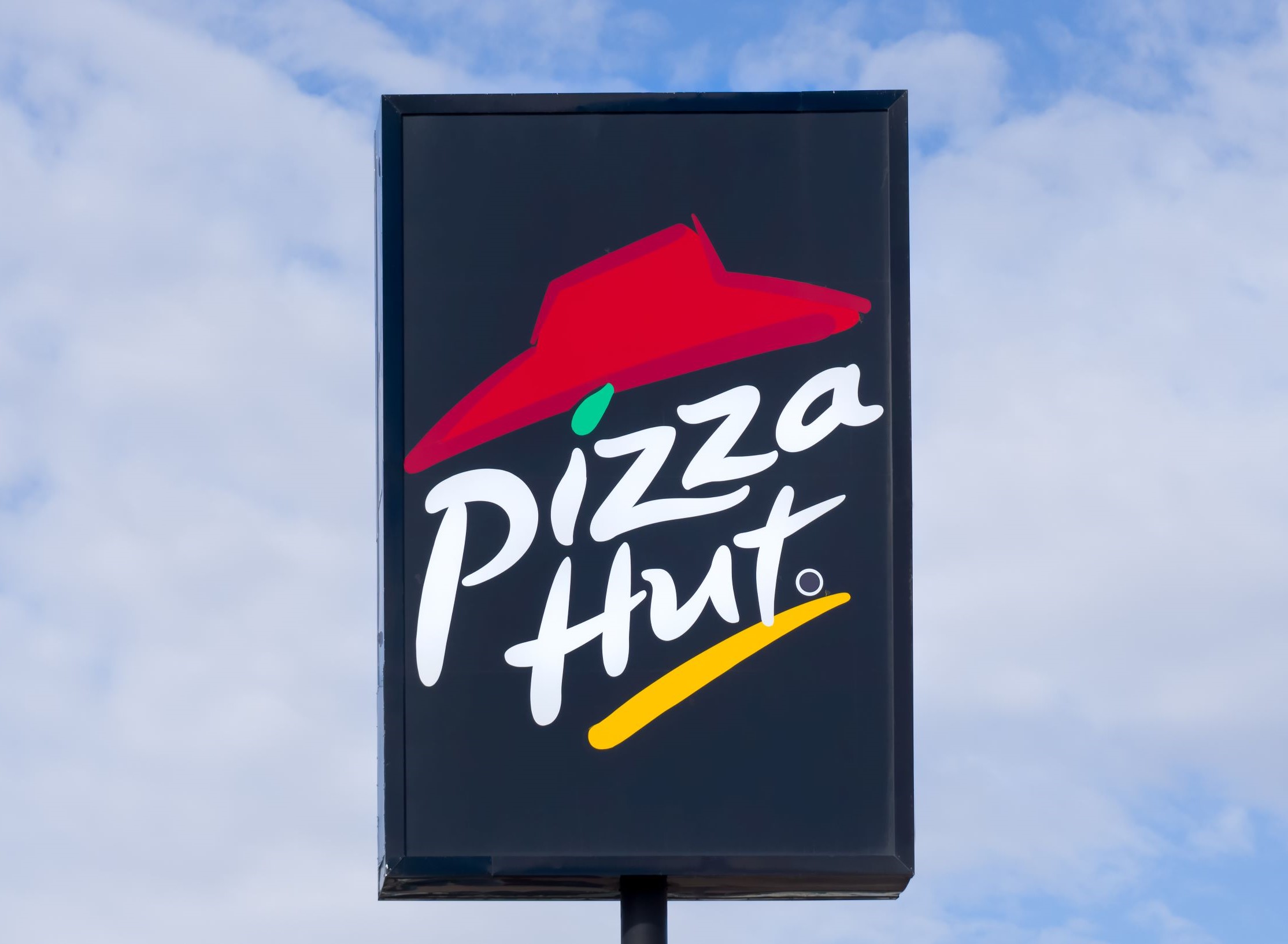 Η Pizza Hut αποχωρεί από την Ελλάδα – Κλείνουν σήμερα όλα τα καταστήματα