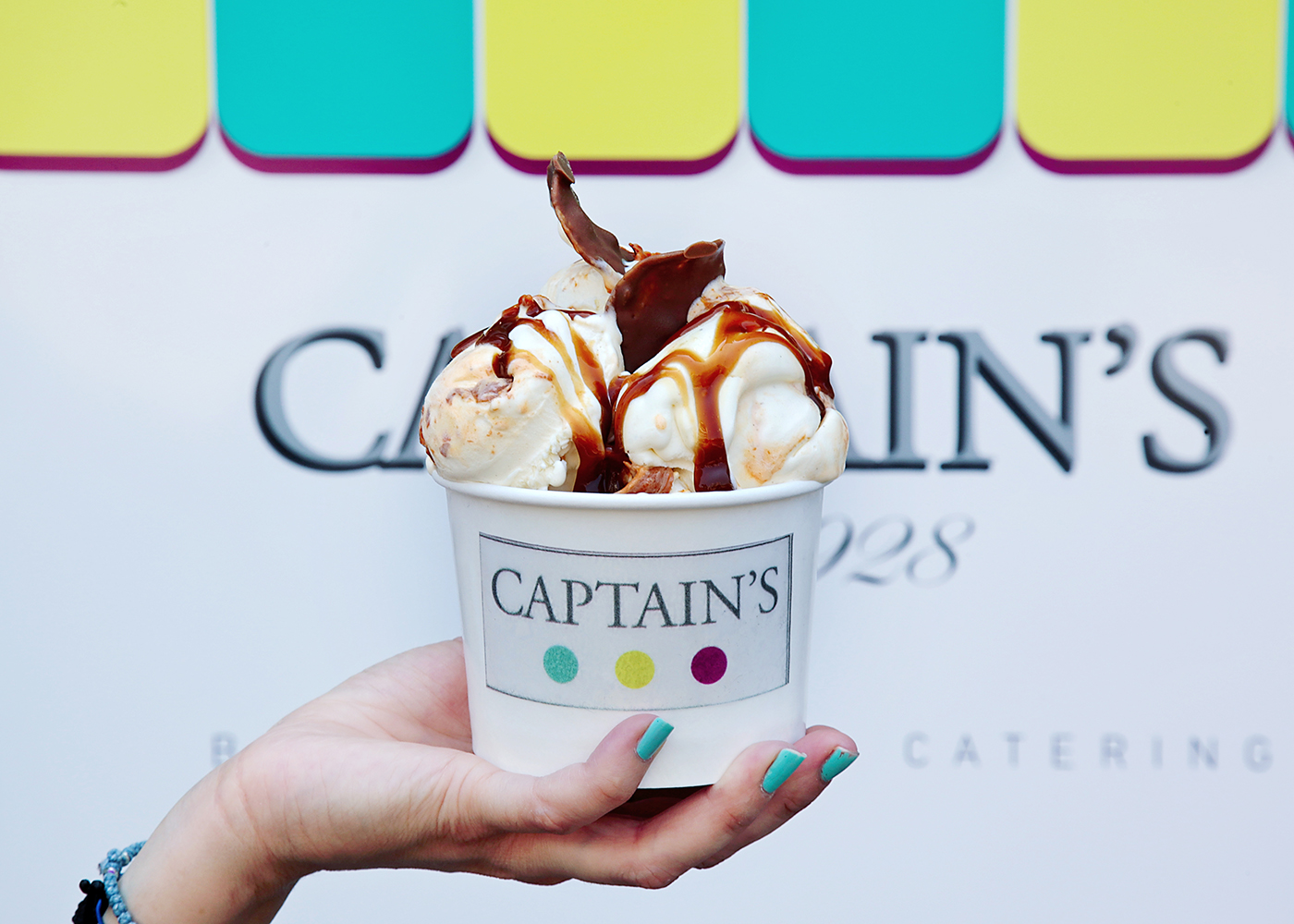 Το καλοκαίρι στην πόλη έχει τη γεύση του Captain’s Bakery