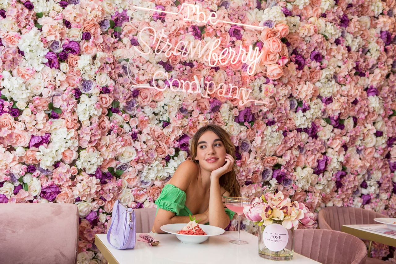 The Strawberry Company: To πιο Insta-friendly μαγαζί της Γλυφάδας μοιάζει με παραμύθι