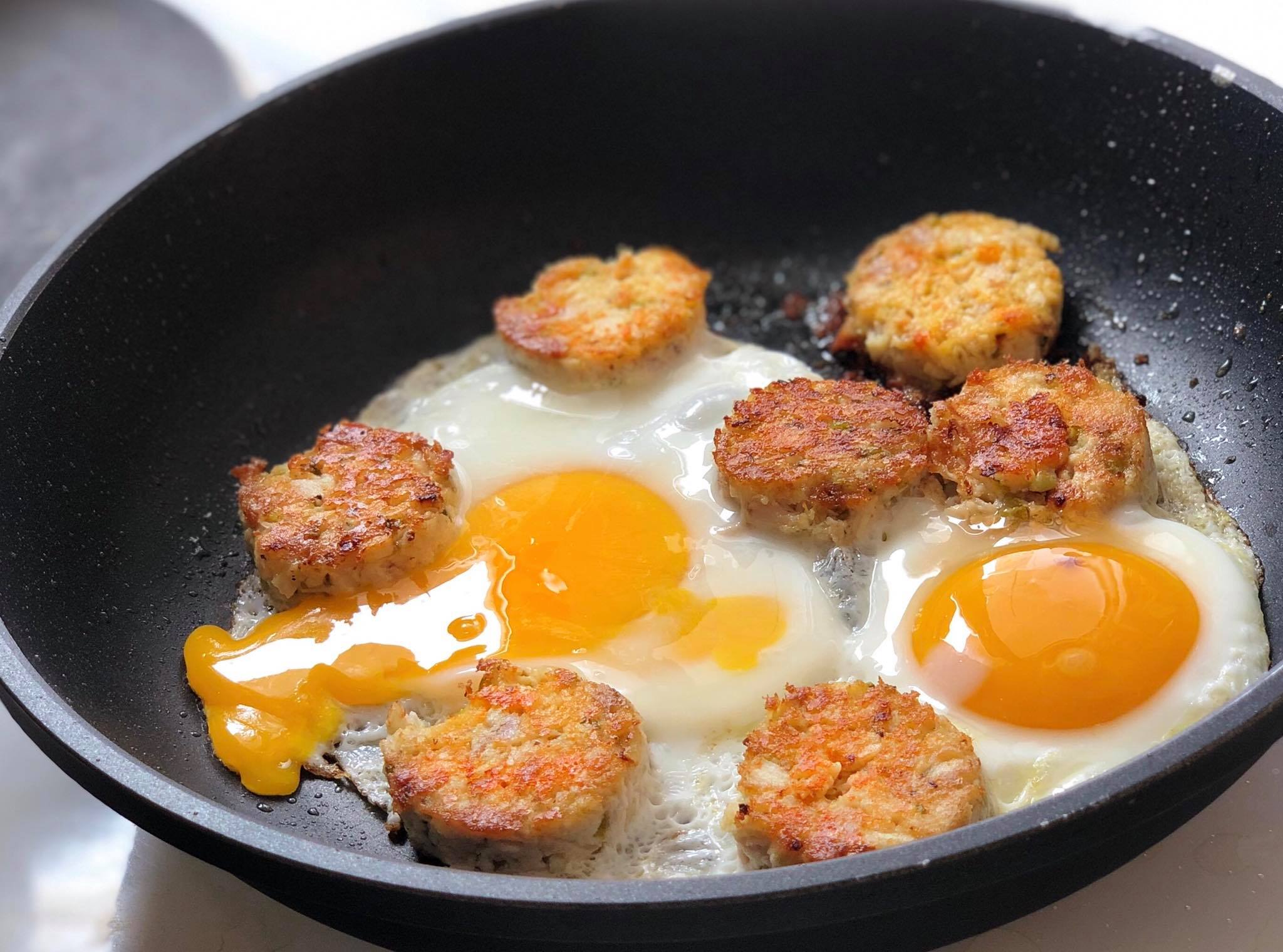 Συνταγή: Καβουρμάς από κοτόπουλο με αβγά, από τον Σεφ Δημήτρη Τζιοβάρα
