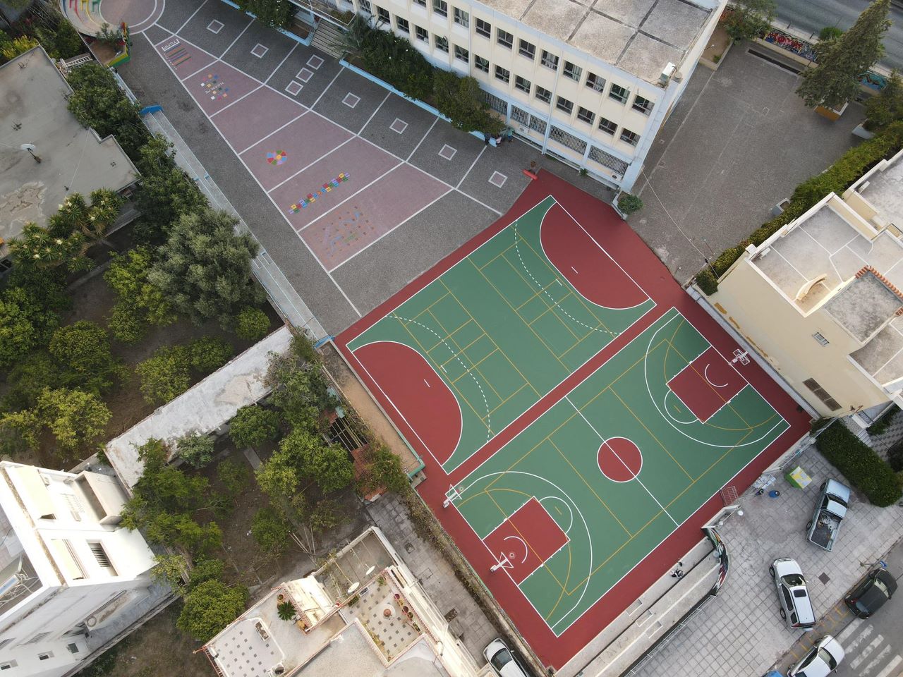 Πλήρως ανακατασκευασμένα τα γήπεδα του 5ου Δημοτικού Παλαιού Φαλήρου