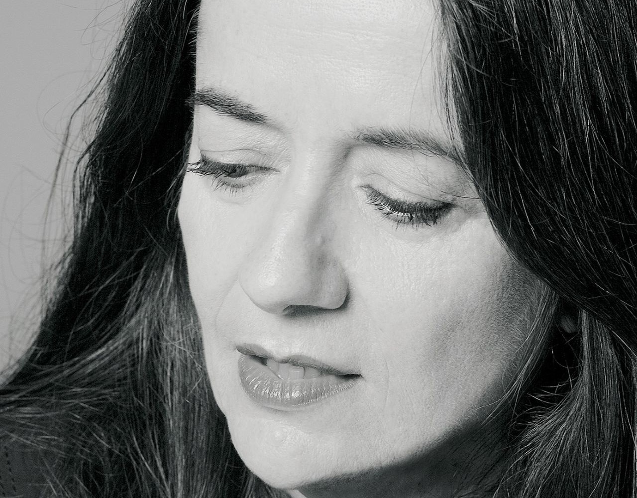 Η Ελένη Καραΐνδρου παρουσιάζει σε μια μοναδική συναυλία τα ”Κινηματογραφικά”