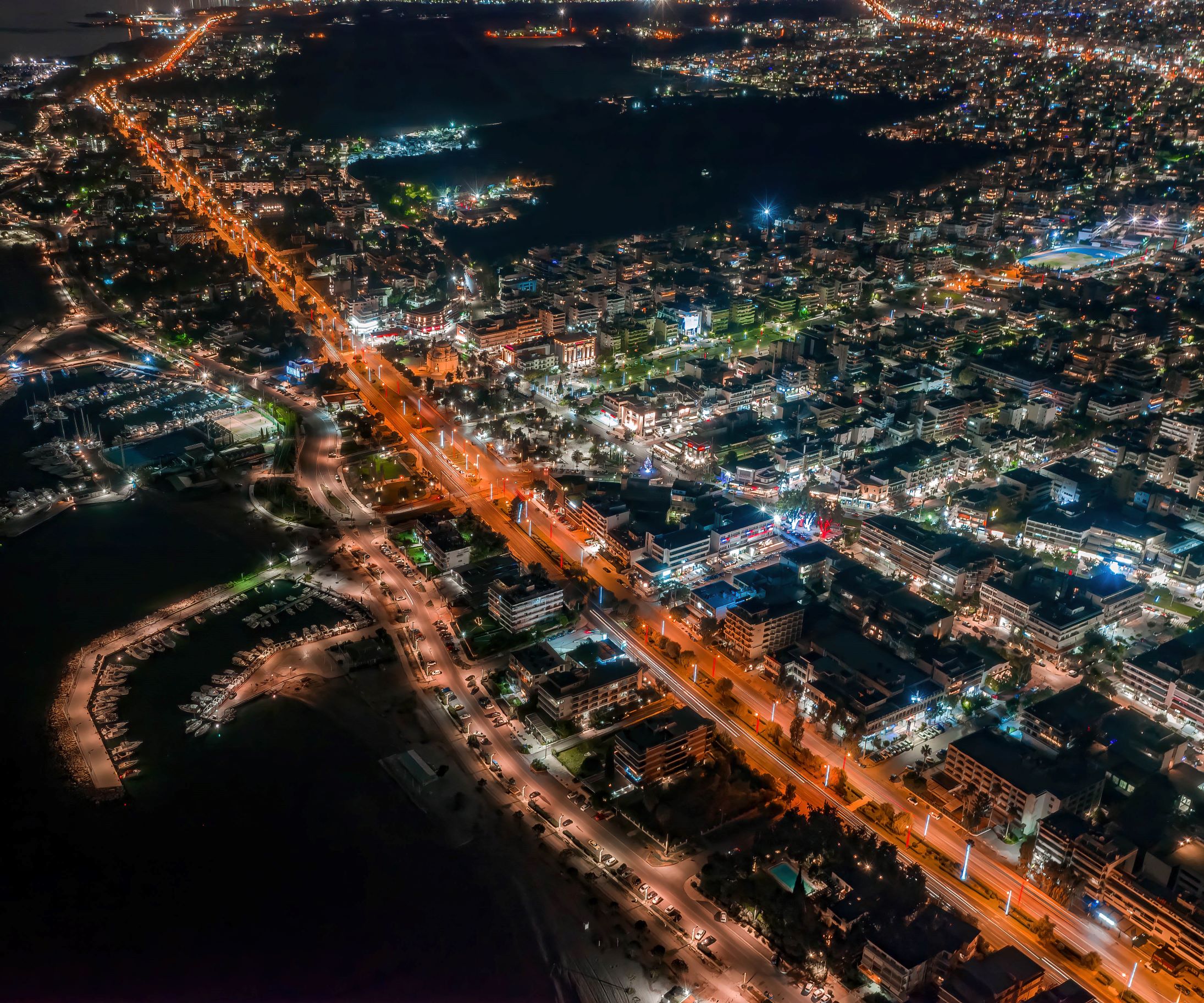 Citylights of Glyfada: Η χριστουγεννιάτικα φωτισμένη πόλη από ψηλά