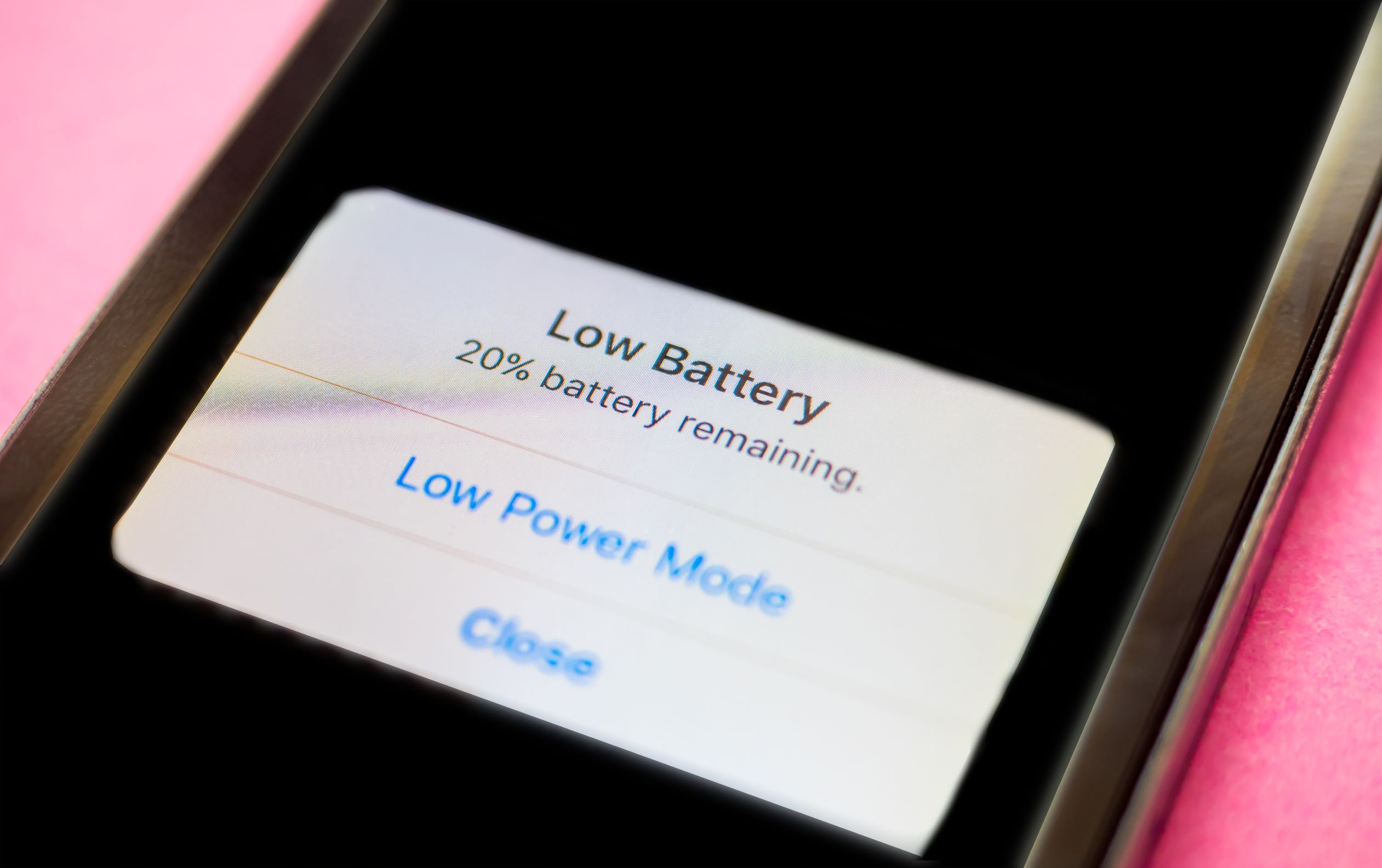Πώς θα καταλάβεις ότι το iPhone σου θέλει καινούρια μπαταρία;